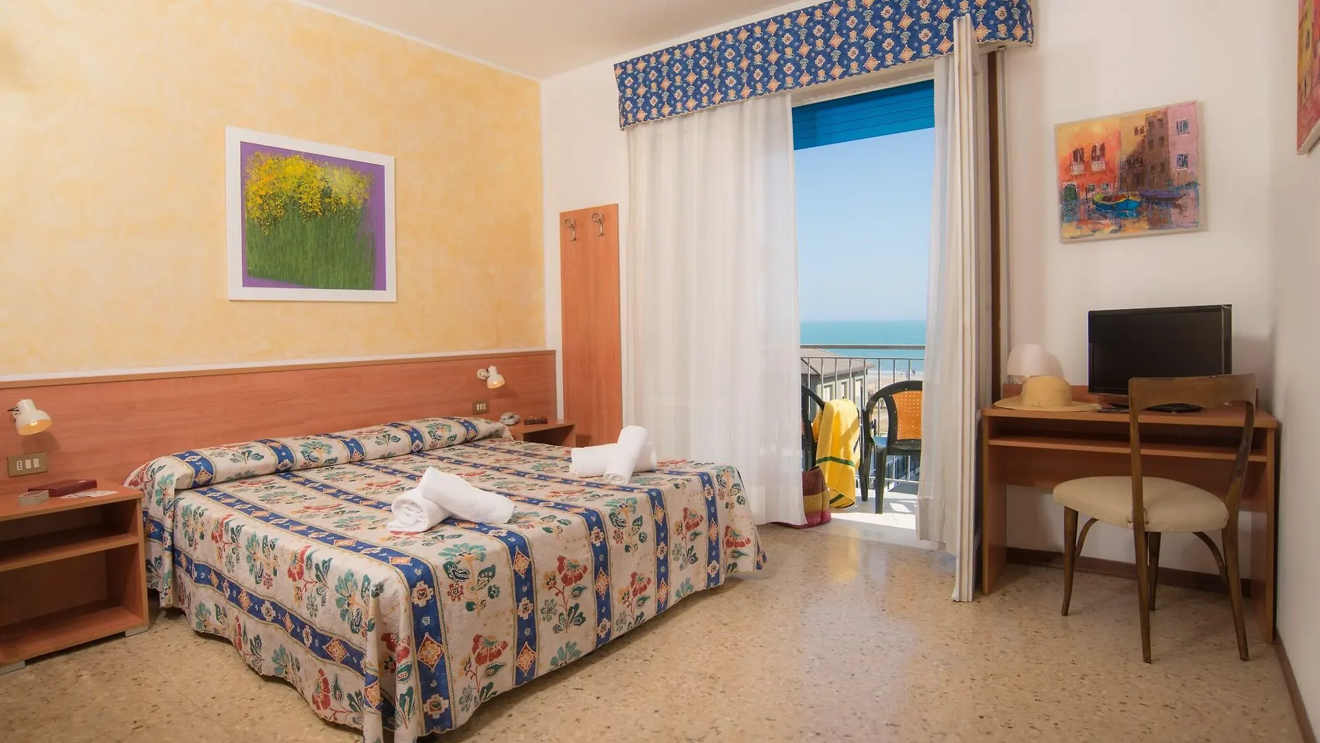 Hotel Azzorre Lido di Jesolo 3*,
